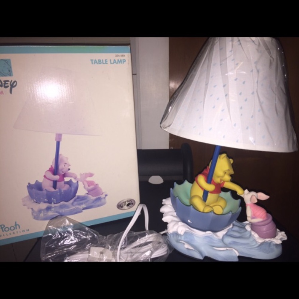 Winnie the Pooh lamp brand new